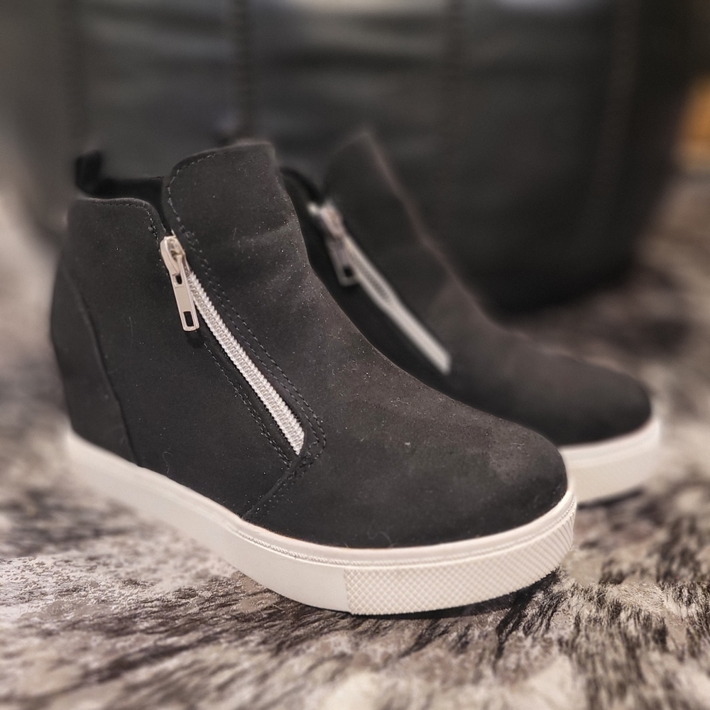 Girls Platform Wedge Sneakers - Picture 3 of 5